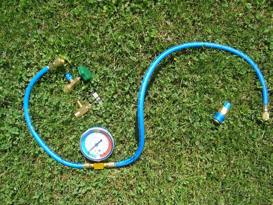 Тест-конектор для самостійної заправки фреоном