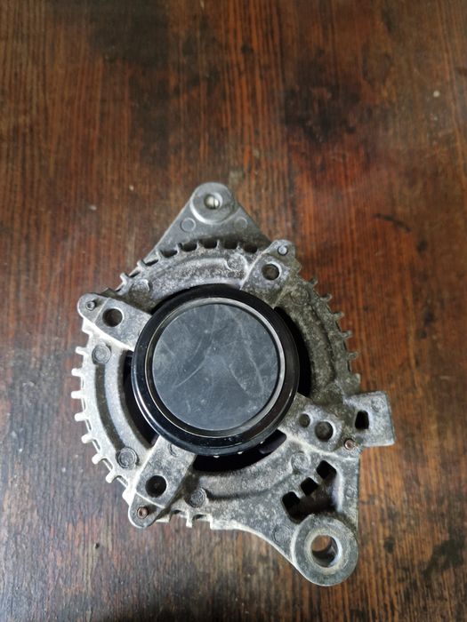 Генератор Toyota Corolla