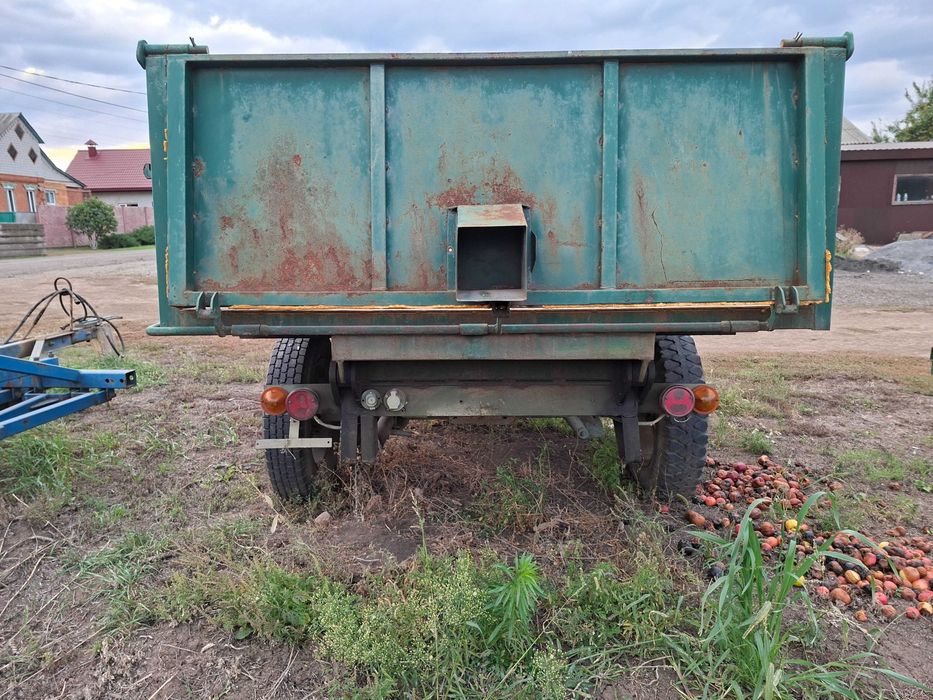 Продам прицеп одноосный самосвал