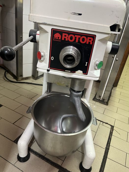 Batedeira Planetária Industrial Suíça Rotor Varimixer 10L+ Kit de Acessórios