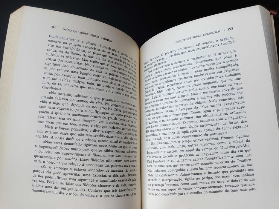 "Diálogos sobre Física Atómica" por Werner Heisenberg