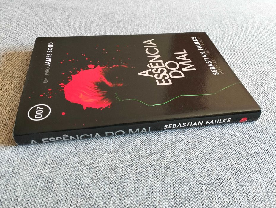 Livro "A essência do mal" de Sebastian Faulks