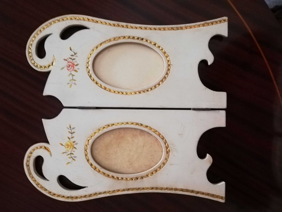 Moldura dupla de madeira pintada à mão