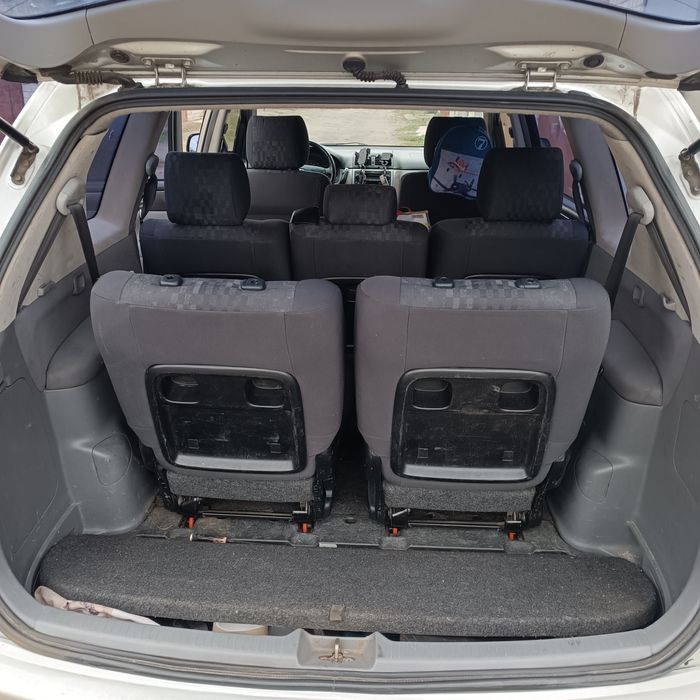 Toyota Avensis Verso 7місць 2003рік