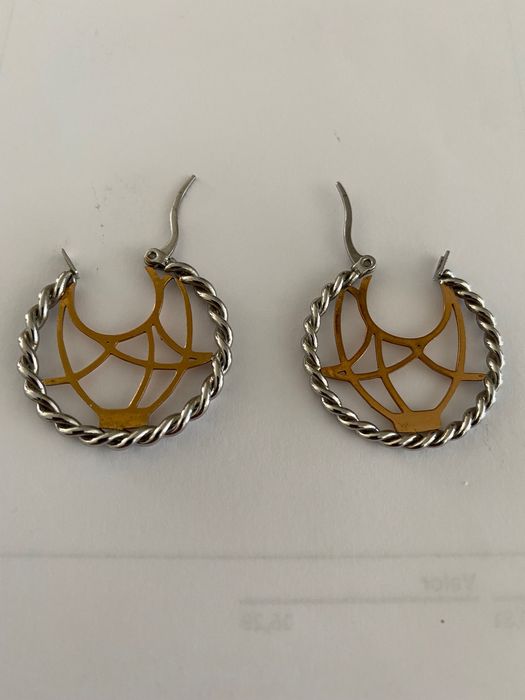 Brincos da One novos (2 pares)
