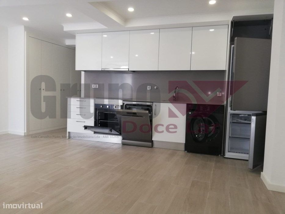 Fantástico Apartamento T2 Totalmente Remodelado a 150m da Praia - S...