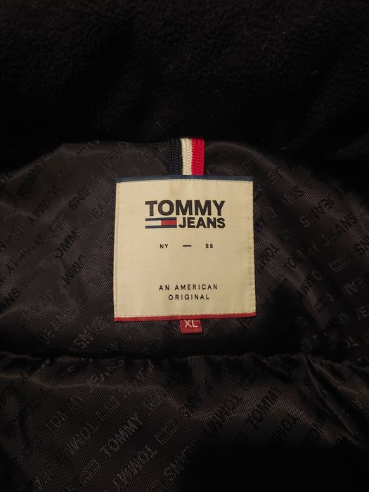 Жіноча куртка Tommy Jeans XL (DW0DW07432) — Стан майже нової / Оригіна