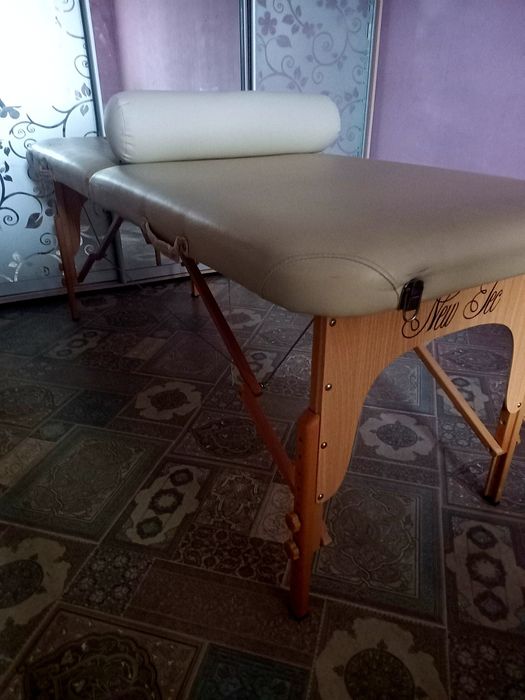 Мсажний стіл - якісний, складний,ширина 70 см.