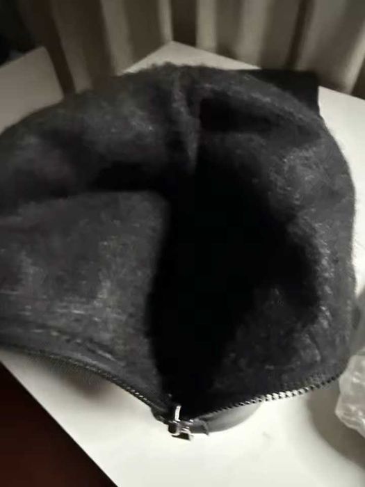 Długie kozaki zapinane na zamek w 2 kolorach