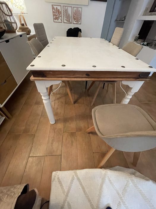 Mesa jantar mexicana pintada e encerada