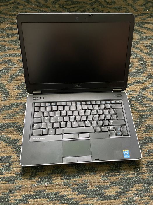 Ігровий ноутбук Dell і5-4300 8 ггб озу 500 ггб памʼяті в хороший стан