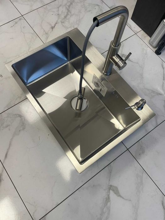 Кухонная мойка Luminex 6545 см и смеситель  с выдвижным изливом, Lidz