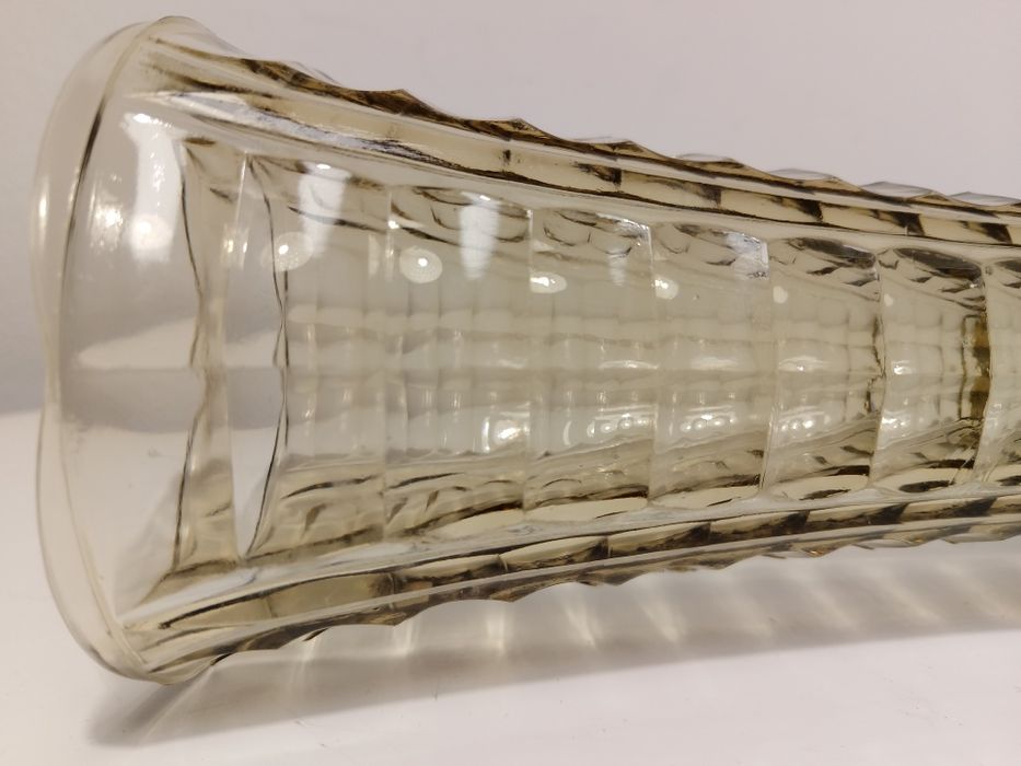Piękny wazonik w stylu art deco ITALIA szkło prasowane