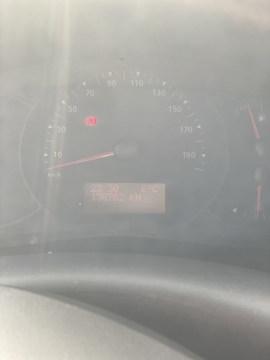 Vendo renault kangoo com pintura nova