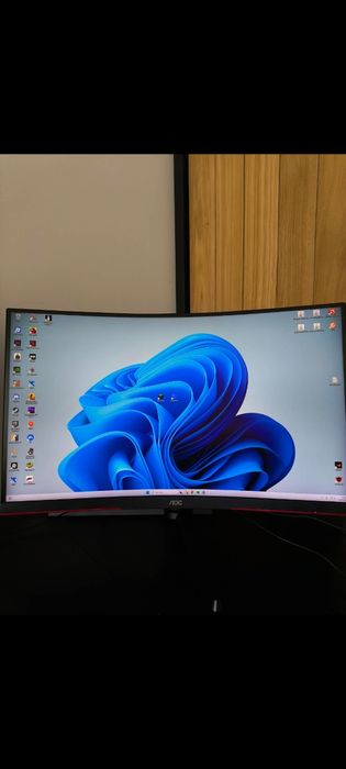 Komputer  Gamigowy z monitorem 27 cali