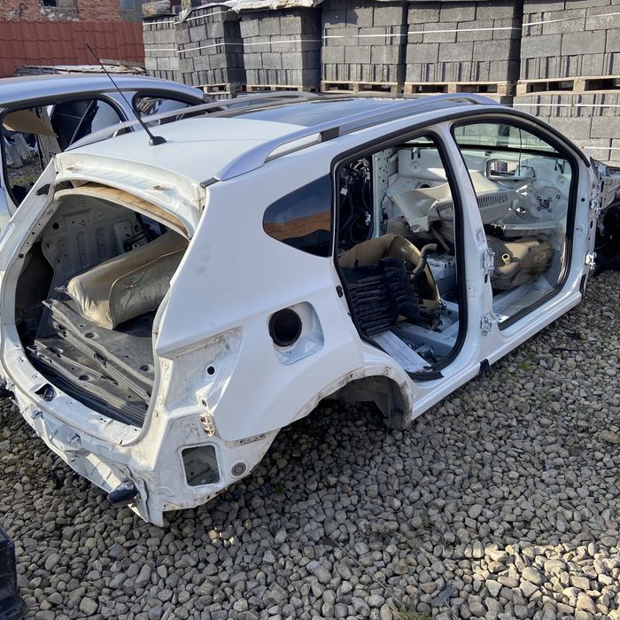 Заднє крило Нісан Кашкай дж10 в колір +2