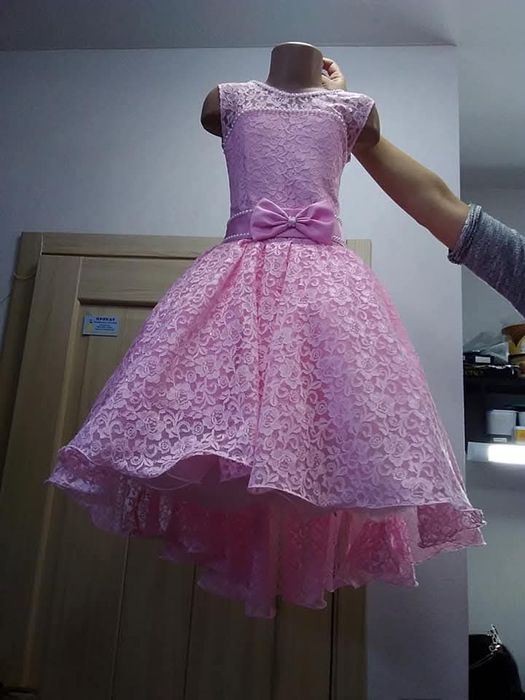 Продам нарядну дитячу сукню.