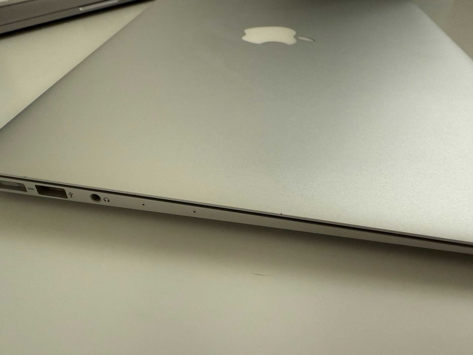 MacBook Air 13" (2015) | Używany