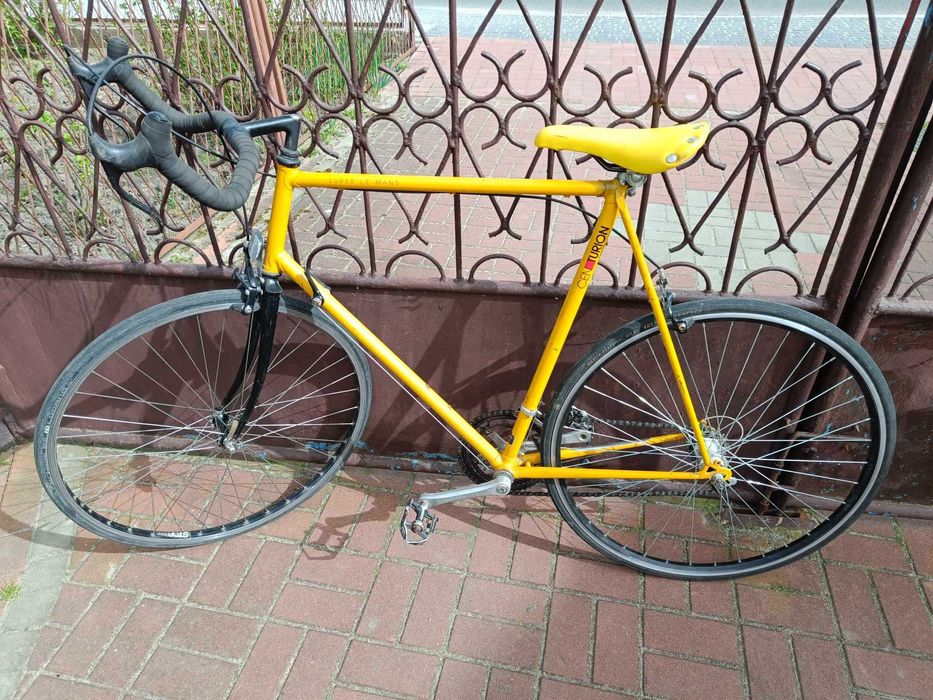 Rower szosowy żółty retro