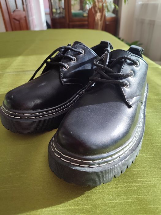 Nowe kupione za 109 zł trapery, glany, półbuty, czarne 36. Odbiór osob