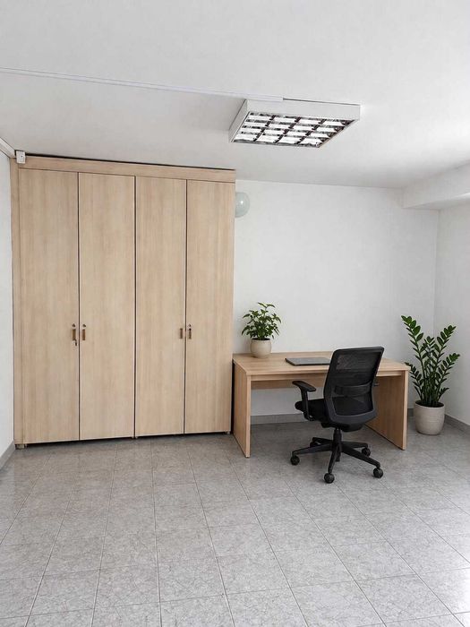wynajmę lokal pod biuro , gabinet o powierzchni ok 40m2, wejście bezpośrednio z ulicy, miejsce parkingowe