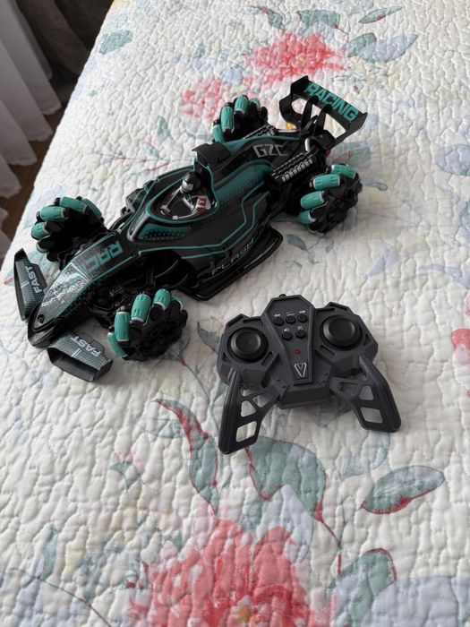 Дитяча машинка на пульту