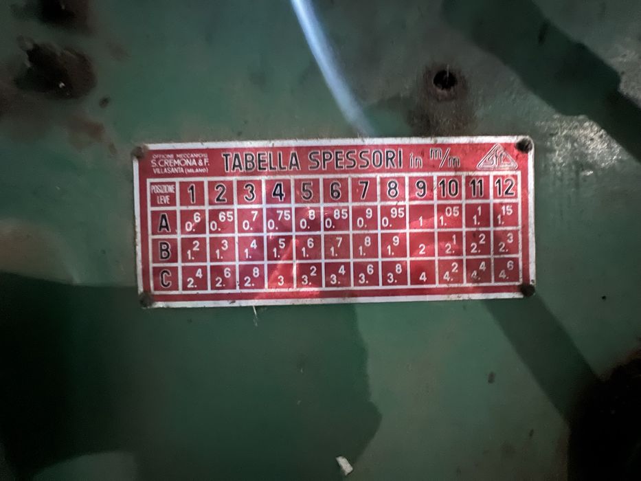 Станок для шпону та тарної дощечки паличок