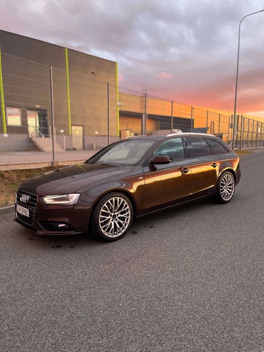 Audi a4b8 s line