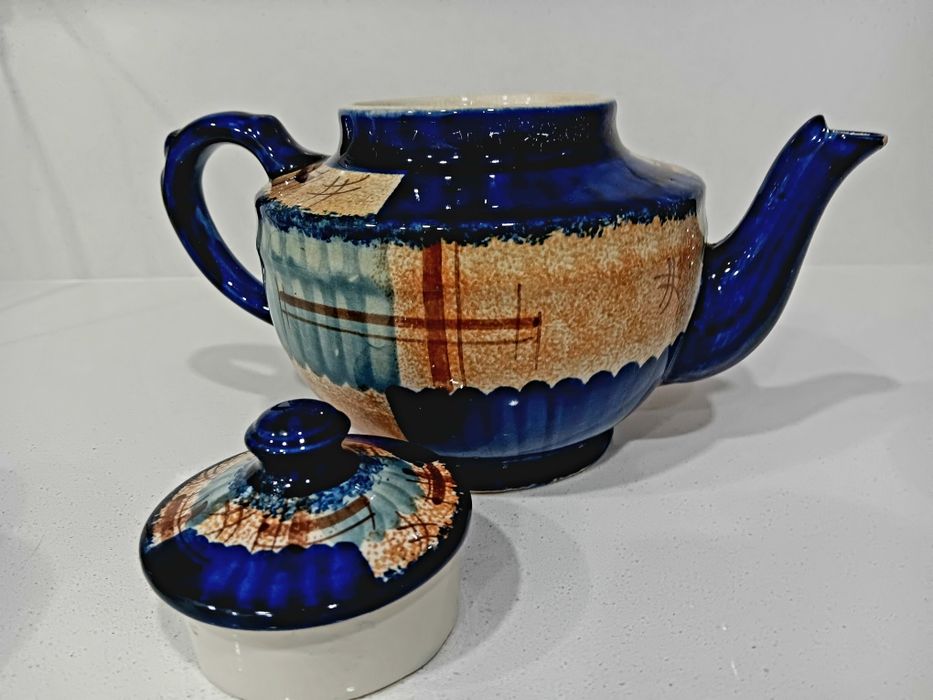 Bule e 2 chávenas da louça de Sacavém