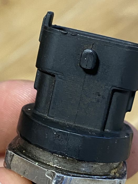 Датчик тиску палива Bosch 55207677 2.0 CDTI