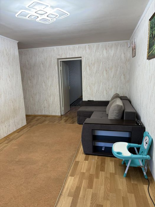 Продаж 3-х к по вулиці Космонавтів