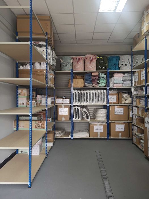 Regał do magazynu garażu piwnicy. Wytrzymały stabilny. Sprawdź ofertę!