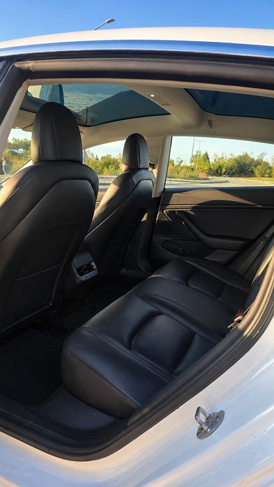 Tesla model 3 long range 498 cv