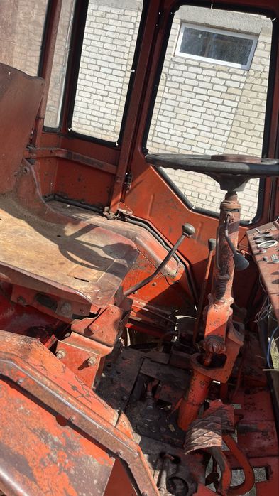 Продам запчастини на трактор Т-16.