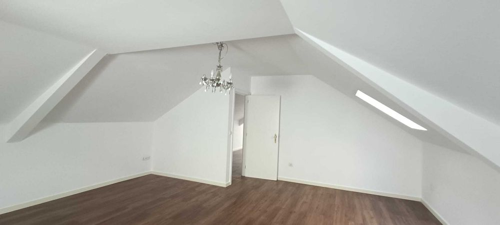 AMPLO T4 DUPLEX para arrendar no centro de ESPINHO