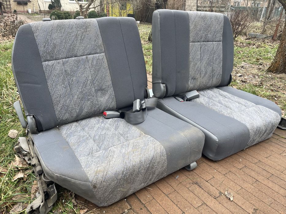 Повноцінне сидіння - третій ряд від Тойота Land Cruiser 105