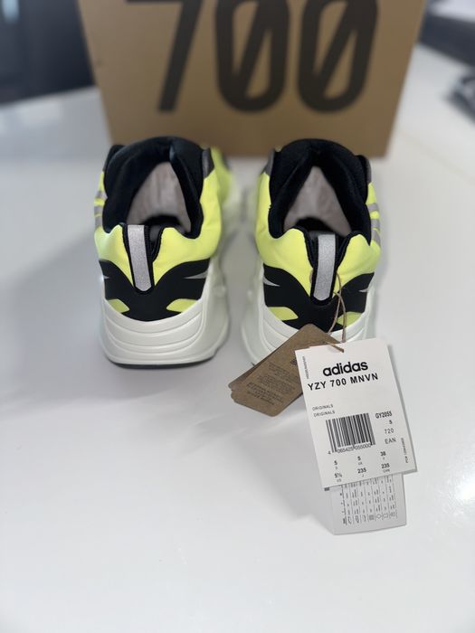Yeezy 700 MNVN Phosphor 38