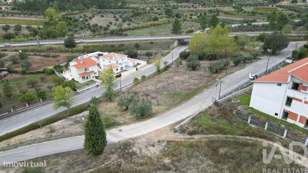 Terreno para construção em Souselas e Botão