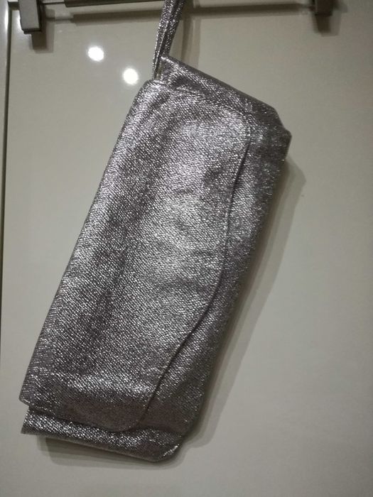 Efektowna torebka -Srebrna.