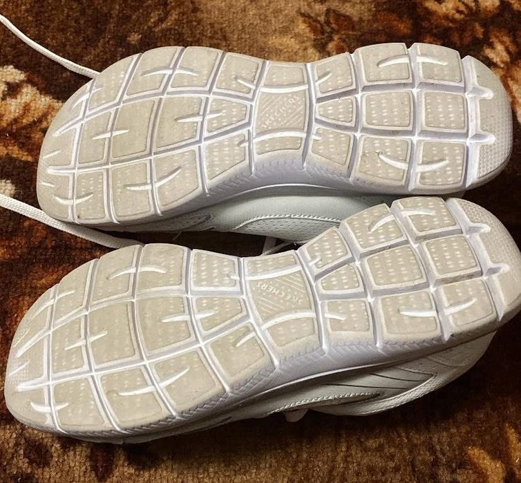 Кросівки Skechers summits suited