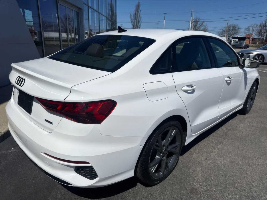 Audi A3      2024