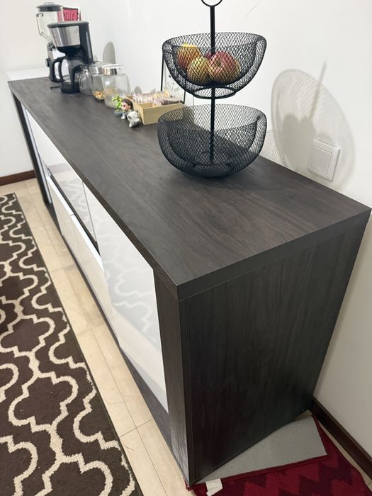 Mesa com aparador semi novo