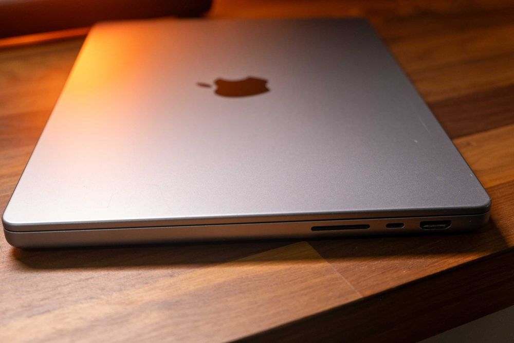 MacBook Pro 14" M1 Pro – 16GB RAM / 512GB SSD / 2021 - COMO NOVO