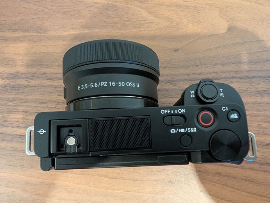 Kit Máquina Fotográfica SONY ZVE10 + 16-50mm - Nova c/garantia