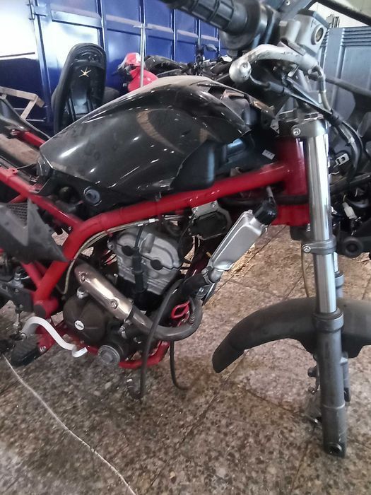 Peças UM Scrambler