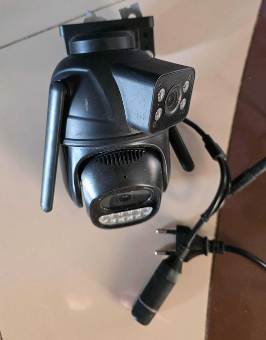 Б/у Камера видеонаблюдения 8МП Besder уличная двойная Wifi 64 Gb card