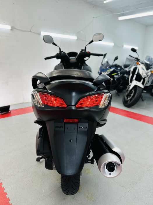 скутер Suzuki Burgman 200 в оригіналі тільки з Японії є доставка