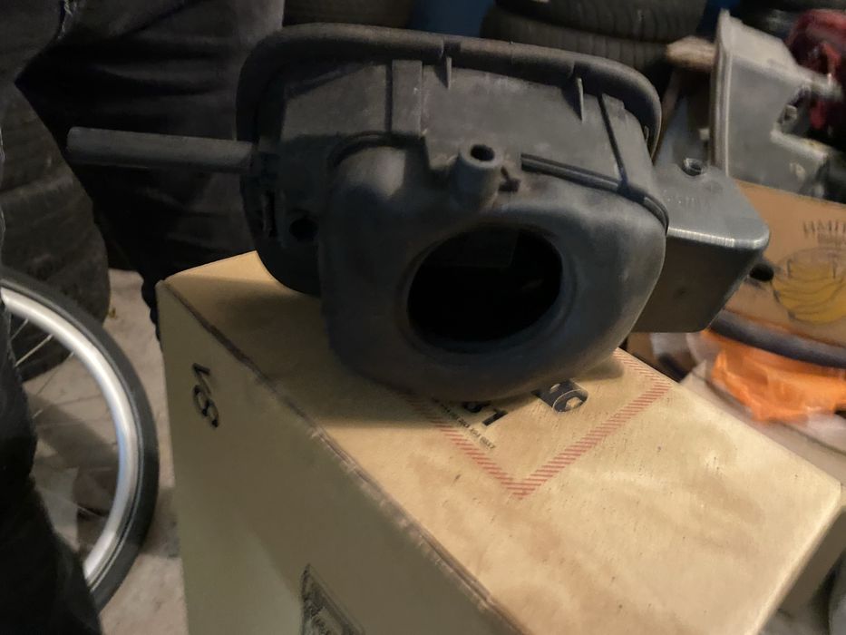 Лючок бензобака октавія а5 універсал