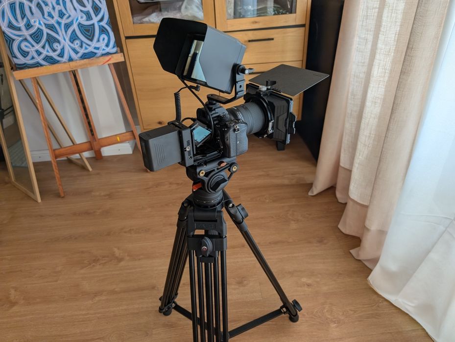 Kit PRO Video Sony A7iii + Lente + Tripé + Rig