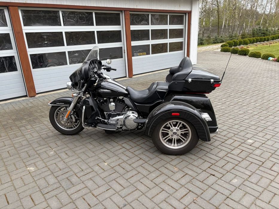Harley-Davidson Tri Glide Harley-Davidson Tri Glide Ultra 2015-wyjątkowy trójkołowiec. 6000 mil